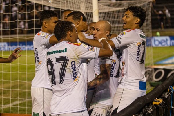 ABC venceu o Vila Nova em despedida da Série B — Foto: Rennê Carvalho/ABC