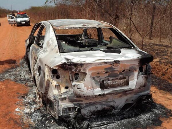 Veículo do agente foi encontrado completamente queimado (Arquivo) — Foto: Marcelino Neto