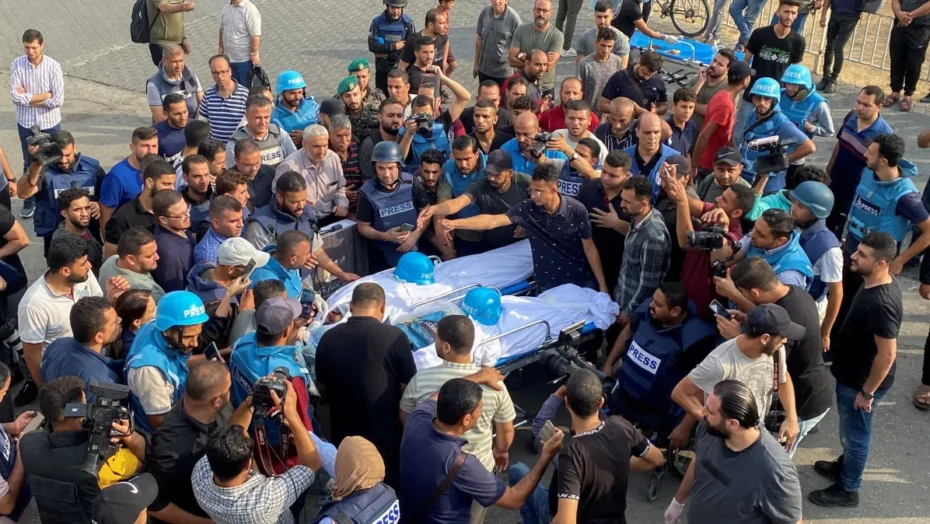 Jornalistas palestinos são mortos em Gaza / Foto: Arafat Barbakh/Reuters (10.out.23)