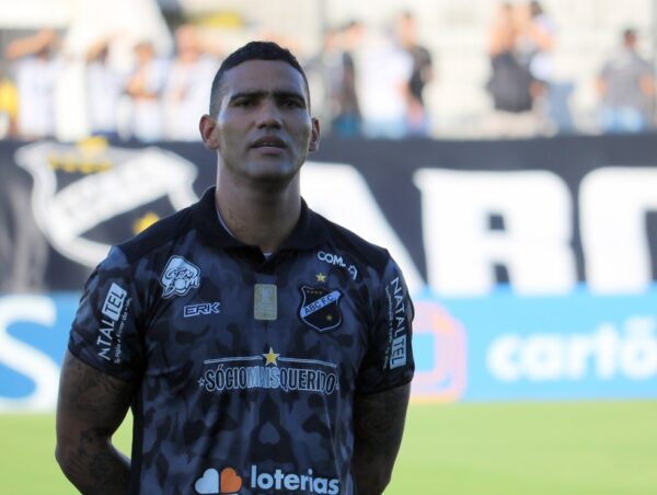 Edson goleiro do ABC — Foto: Augusto Gomes/GloboEsporte.com