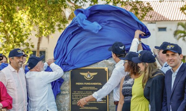 19.01.2024 - Presidente da República, Luiz Inácio Lula da Silva, durante a cerimônia de Assinatura do Decreto que cria o Campus Avançado do Instituto Tecnológico da Aeronáutica (ITA) em Fortaleza e de Lançamento da Pedra Fundamental, na Base Aérea de Fortaleza. Fortaleza - CE.
Foto: Ricardo Stuckert / PR