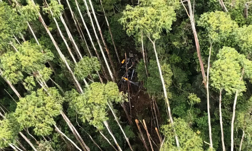 FAB encerra ocorrência sobre helicóptero encontrado em Paraibuna | Foto: PMESP