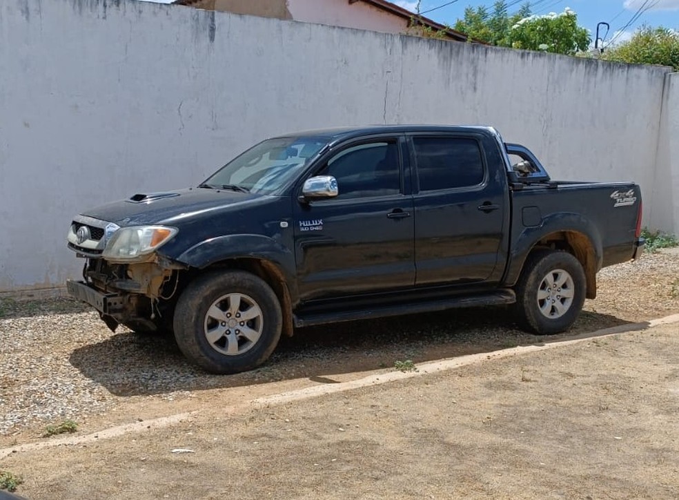 Caminhonete usada no crime foi apreendida pela polícia, no interior do RN — Foto: Cedida