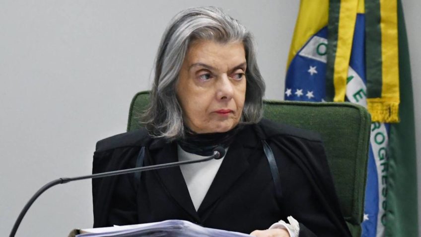 Cármen Lúcia suspende concursos da PM-SC por limitar vaga para mulheres