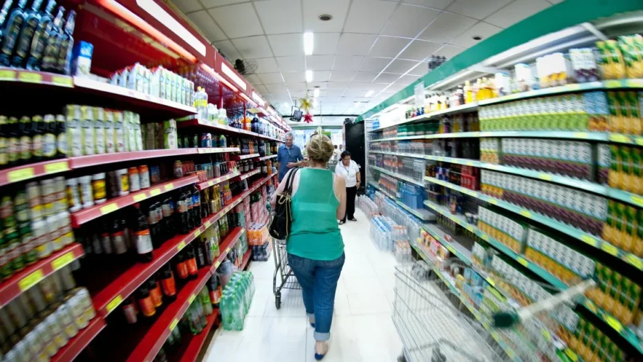 O departamento realiza mensalmente a Pesquisa Nacional da Cesta Básica de Alimentos - Foto: EBC