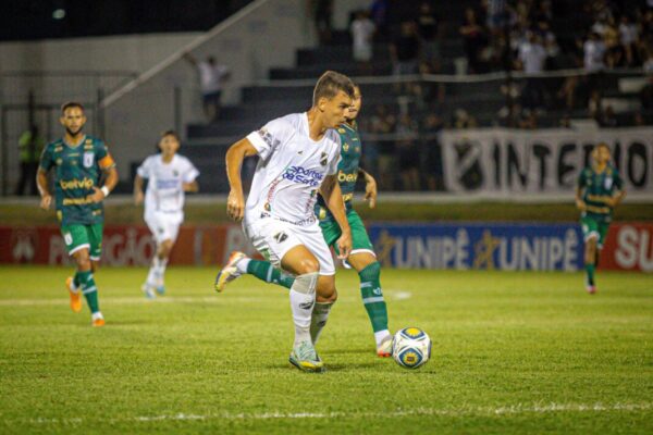 O ABC vence o Sousa/PB na noite deste sábado, no estádio Frasqueirão | Foto: Rennê Carvalho/ABC