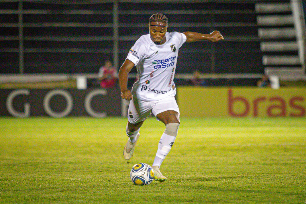 O ABC vence o Sousa/PB na noite deste sábado, no estádio Frasqueirão | Foto: Rennê Carvalho/ABC