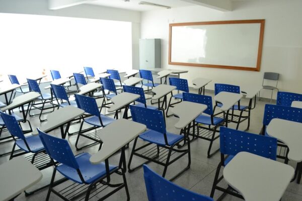 Sala de aula da Escola Municipal Ivonete Maciel, na Cidade da Esperança — Foto: Secom/PMN