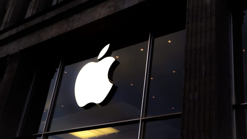Na imagem, a logo da empresa de tecnologia Apple