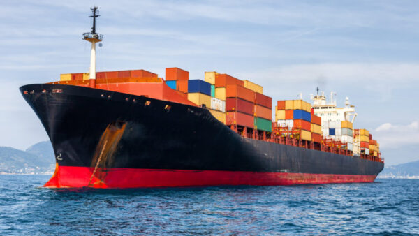 navio de carga com containers
