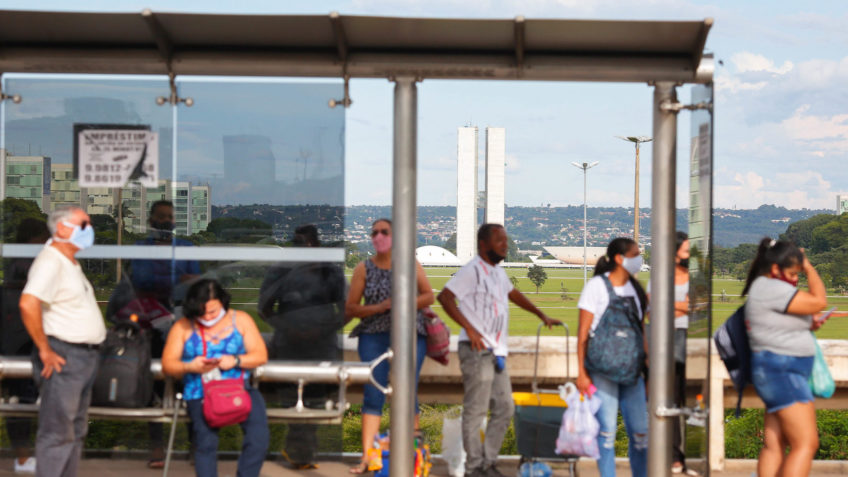 parada de ônibus