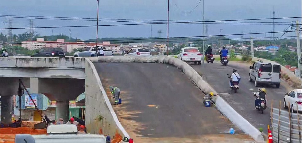 Acesso ao viaduto da Urbana será modificado para recapeamento asfaltico, segundo a STTU — Foto: STTU
