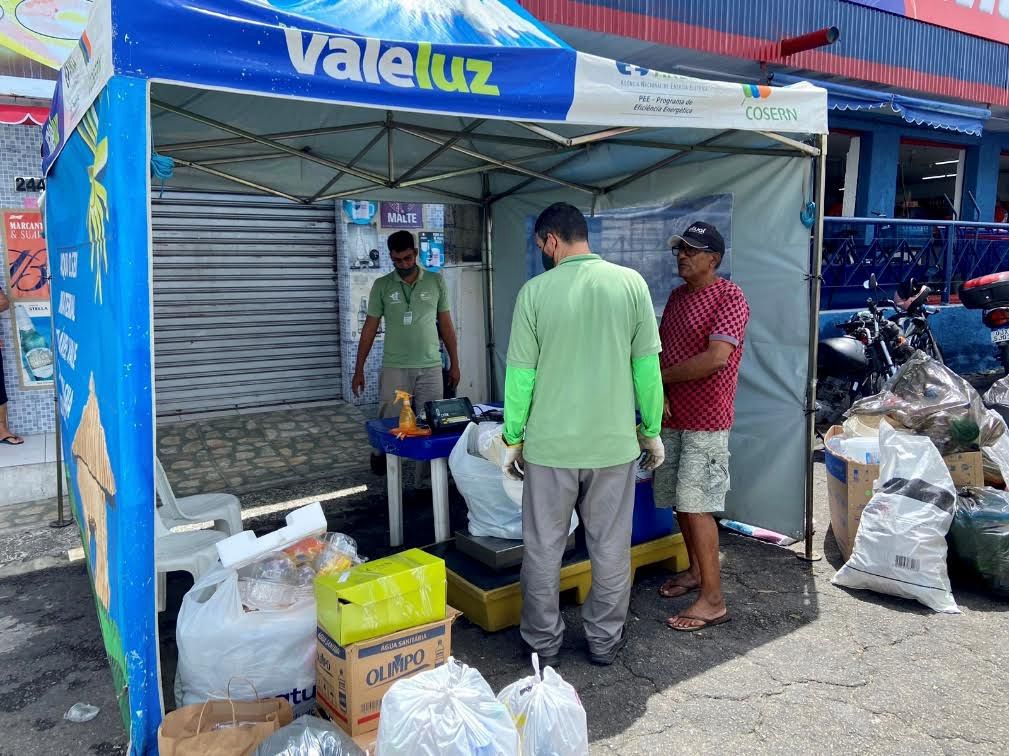 Tendas do Projeto Vale Luz