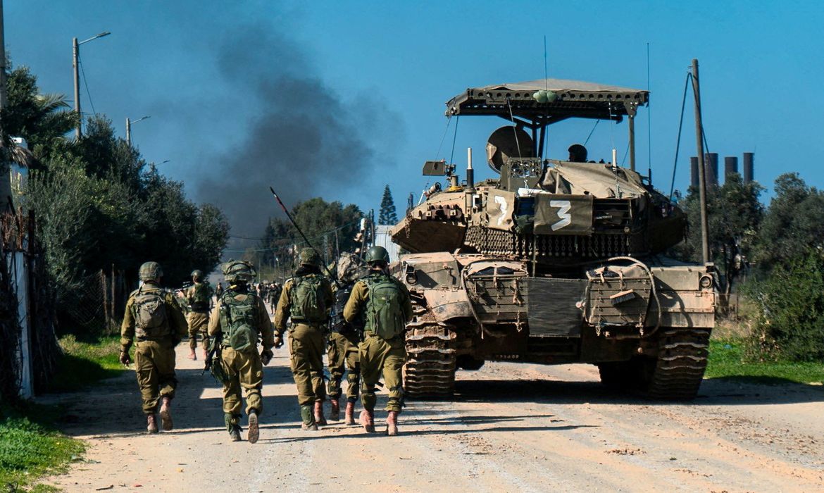 Soldados israelenses operam na Faixa de Gaza
28/1/2024   Divulgação via REUTERS