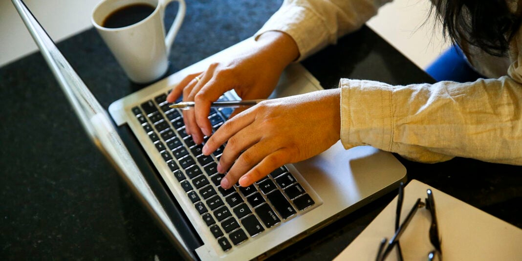 computador / home office / trabalho remoto