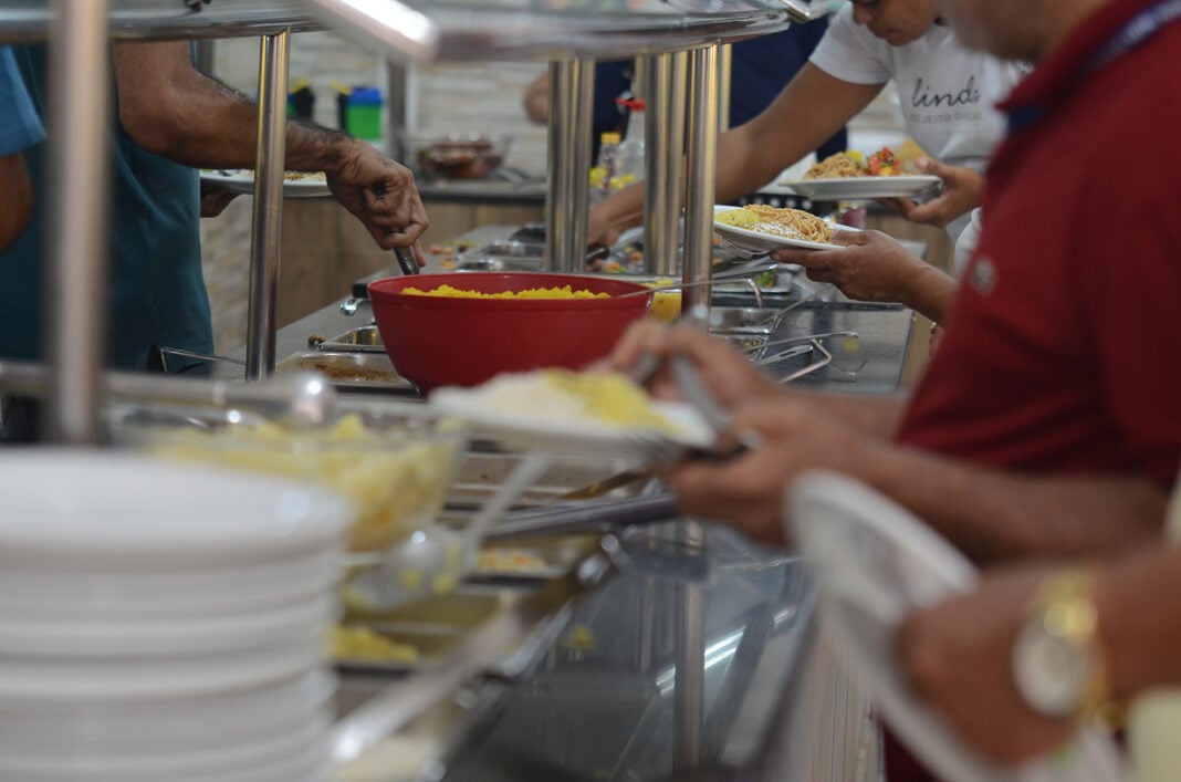 Restaurantes absorvem alta no preço dos insumos para evitar retração