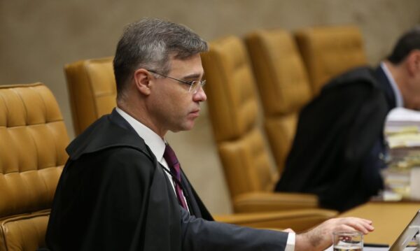 Brasília (DF) 07/06/2023 - O ministro do Supremo Tribunal Federal (STF), André Mendonça durante julgamento do marco temporal de terras indígenas. O caso põe em lados opostos ruralistas e povos originários, e está parado na Corte desde 2021.O tema tem relevância porque será com este processo que os ministros vão definir se a tese do marco temporal tem validade ou não. O que for decidido valerá para todos os casos de demarcação de terras indígenas que estejam sendo discutidos na Justiça.
Foto: José Cruz/Agência Brasil