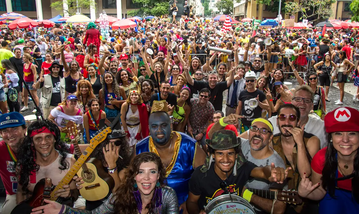 Bloco Dinossauros Nacionais fazem inclusão no carnaval deste ano. Foto: Lu Mattos/Divulgação