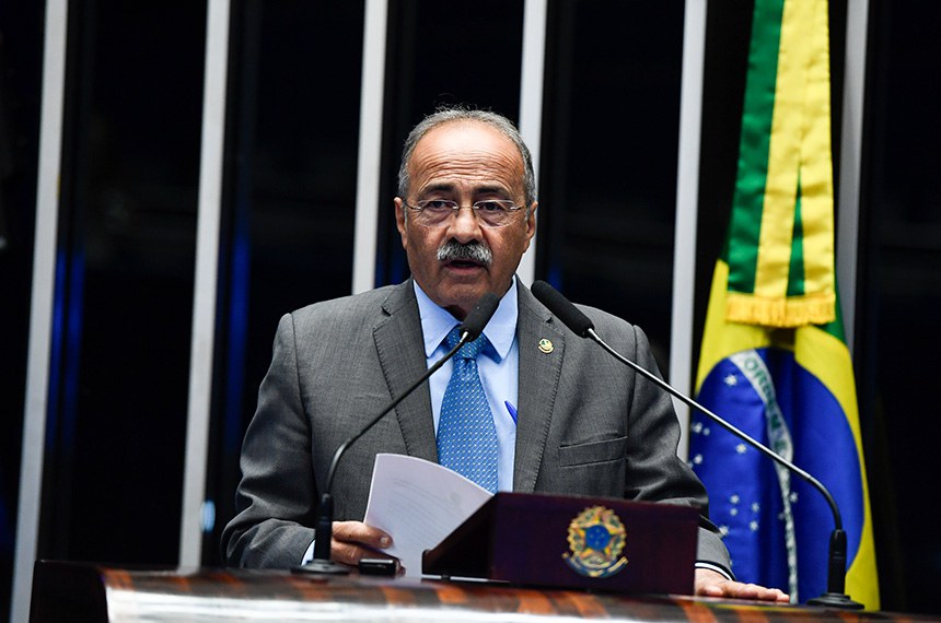 Em discurso, à tribuna, senador Chico Rodrigues (PSB-RR).