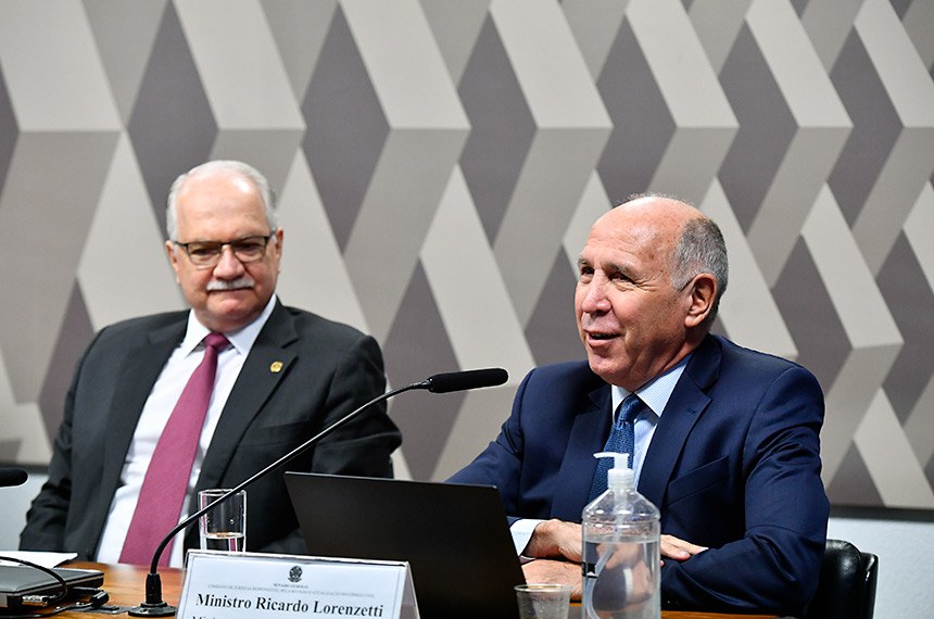 Mesa:
vice-presidente do Supremo Tribunal Federal (STF), ministro Edson Fachin;
ministro da Suprema Corte Argentina, Ricardo Lorenzetti - em pronunciamento.