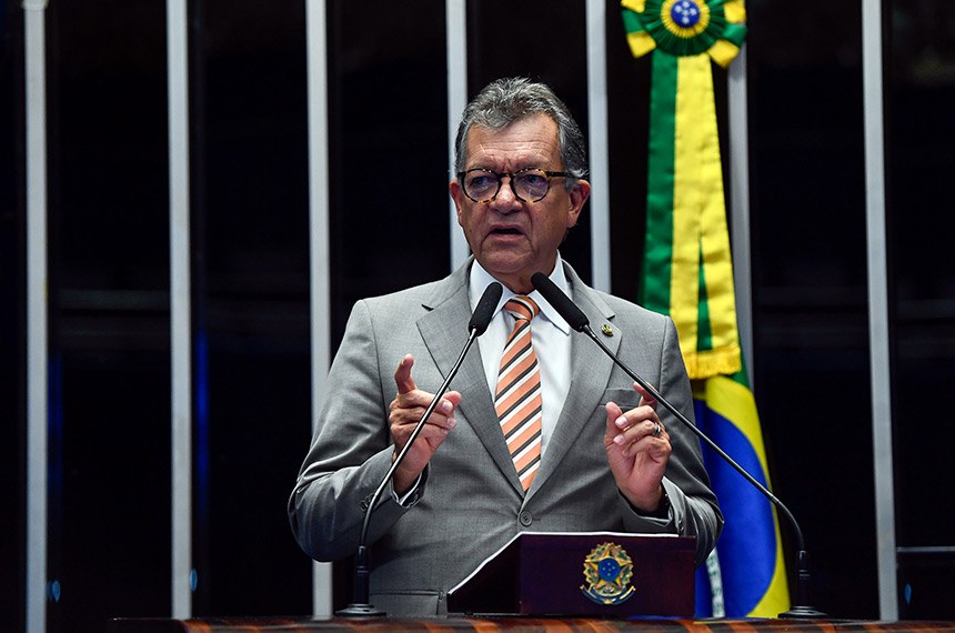 Em discurso, à tribuna, senador Laércio Oliveira (PP-SE).