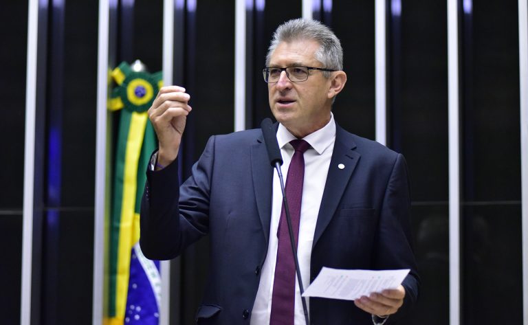 Heitor Schuch discursa no Plenário da Câmara