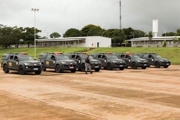 Agentes da Força Nacional seguem para Mossoró (RN) em busca de fugitivos de penitenciária federal — Foto: Jamile Ferraris/MJSP