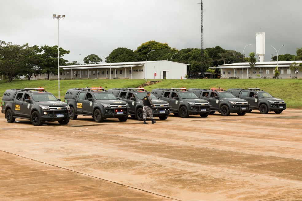 Agentes da Força Nacional seguem para Mossoró (RN) em busca de fugitivos de penitenciária federal — Foto: Jamile Ferraris/MJSP