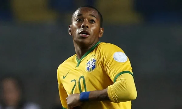 Caso Robinho - Pela decisão do STJ Robinho pode ser preso a qualquer momento para que cumpra pena na unidade prisional mais próxima de sua residência, em Santos (SP). Ex-atacante Robinho durante partida da seleção brasileira. 27/06/2015. REUTERS/Andres Stapff