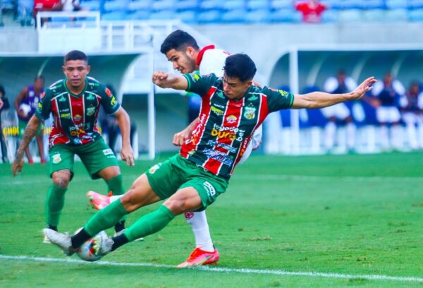 Baraúnas segura América-RN na Arena das Dunas — Foto: Alexandre Lago