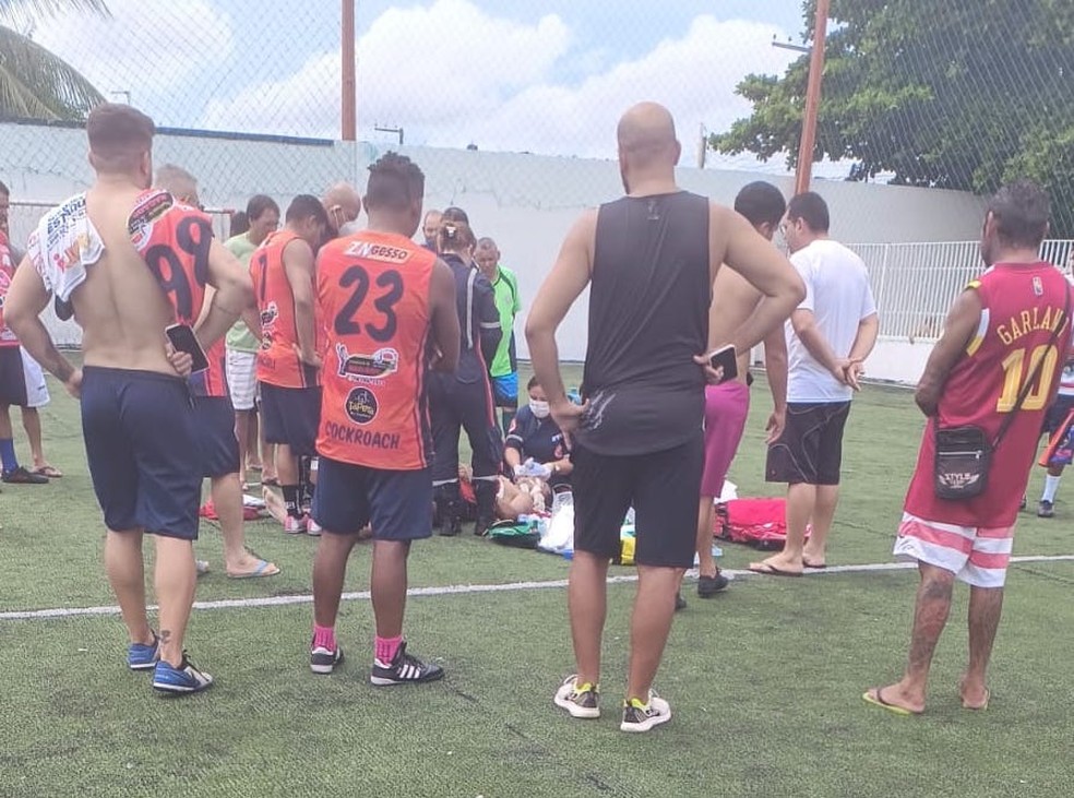 Homem sofre infarto e morre durante jogo de futebol na Zona Norte de Natal — Foto: Reprodução