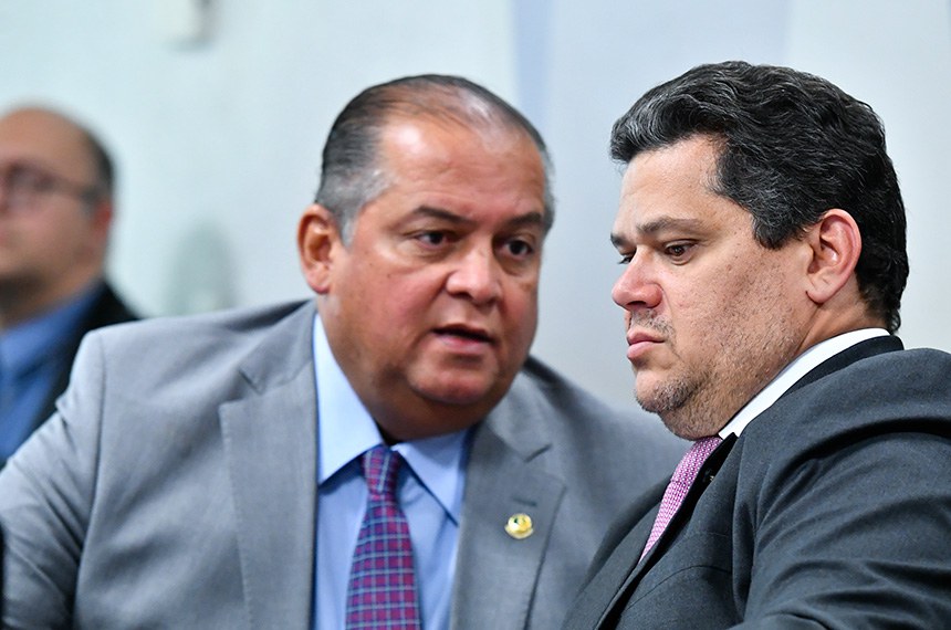 Mesa:
senador Eduardo Gomes (PL-TO);
presidente da CCJ, senador Davi Alcolumbre (União-AP).