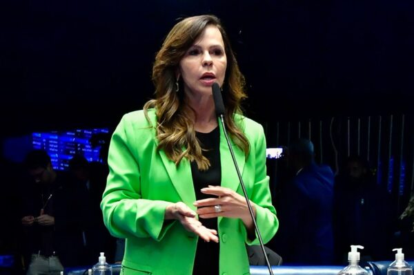 Em pronunciamento, à bancada, senadora Professora Dorinha Seabra (União-TO).