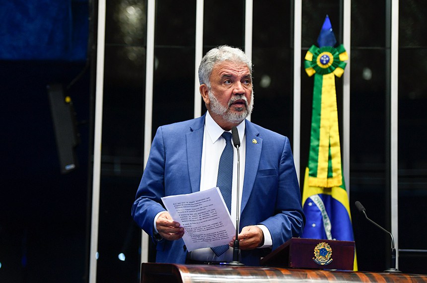 Em discurso, à tribuna, senador Sérgio Petecão (PSD-AC).