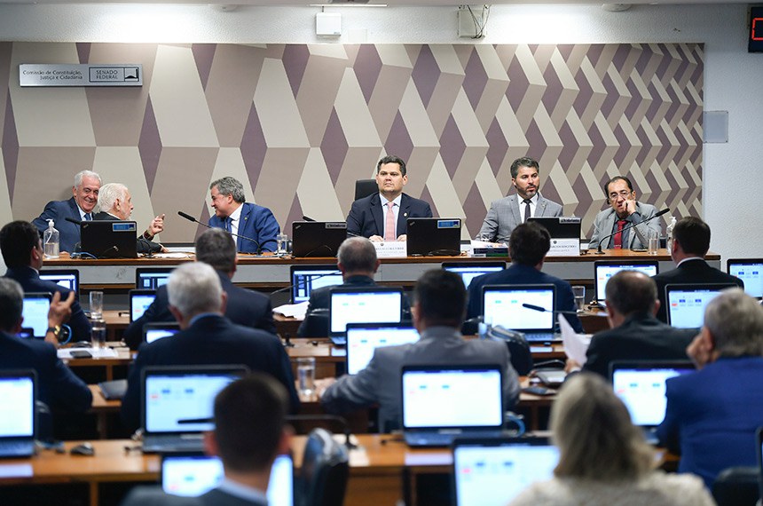Mesa:
senador Jaques Wagner (PT-BA);
senador Otto Alencar (PSD-BA);
senador Efraim Filho (União-PB);
presidente da CCJ, senador Davi Alcolumbre (União-AP);
vice-presidente da CCJ, senador Marcos Rogério (PL-RO);
senador Jorge Kajuru (PSB-GO).