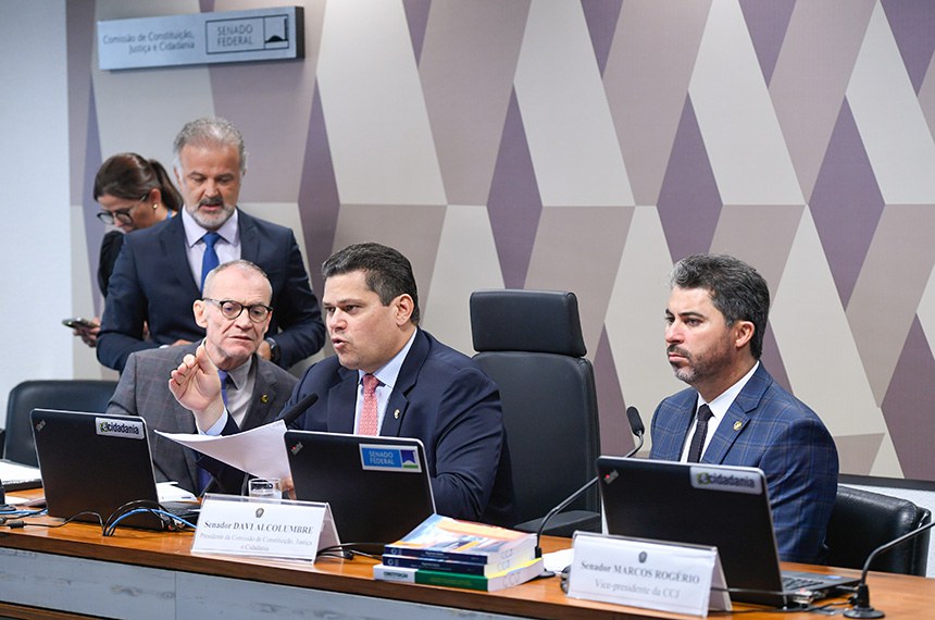 Mesa:
senador Fabiano Contarato (PT-ES);
presidente da CCJ, senador Davi Alcolumbre (União-AP);
vice-presidente da CCJ, senador Marcos Rogério (PL-RO).
