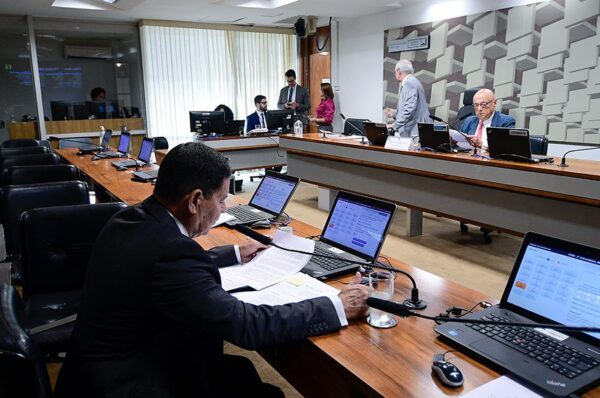 Bancada:
senador Hamilton Mourão (Republicanos-RS), em pronunciamento.