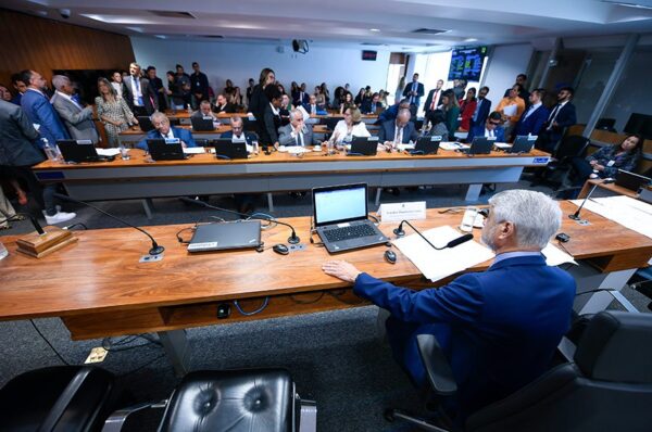 Bancada:
senadora Leila Barros (PDT-DF);
senador Jayme Campos (União-MT), em pronunciamento;
senador Rogerio Marinho (PL-RN);
senador Izalci Lucas (PSDB-DF);
senadora Zenaide Maia (PSD-RN);
senador Paulo Paim (PT-RS);
senadora Damares Alves (Republicanos-DF);
senador Carlos Viana (Podemos-MG).