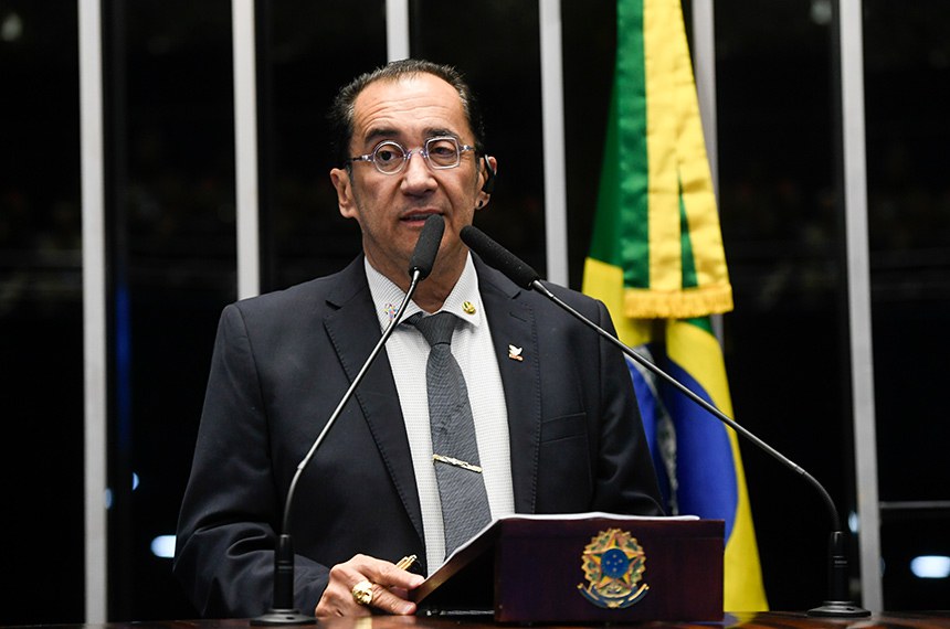 Em discurso, à tribuna, senador Jorge Kajuru (PSB-GO).