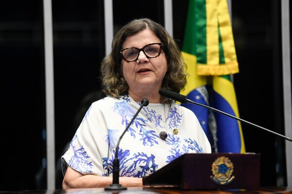 Em discurso, à tribuna, senadora Teresa Leitão (PT-PE).