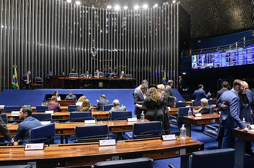 Mesa:
senador Giordano (MDB-SP);
presidente do Senado Federal, senador Rodrigo Pacheco (PSD-MG), conduz sessão;
secretário-geral da Mesa do Senado Federal, Gustavo A. Sabóia Vieira;
senador Jaques Wagner (PT-BA).