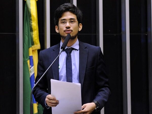 Kim Kataguiri pede que TCU investigue aquisição sem licitação de móveis no Alvorada | Foto: Câmara dos Deputados
