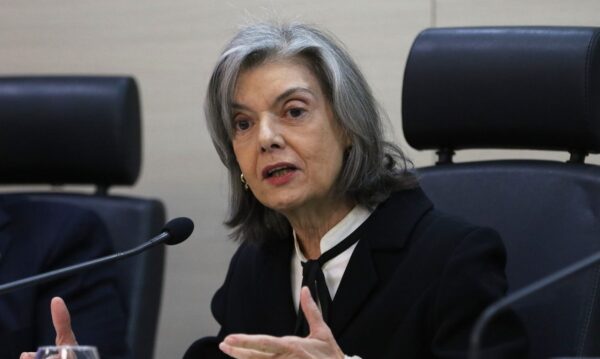 A ministra do Supremo Tribunal Federal (STF) Cármen Lúcia palestra no curso de iniciação para juízes que tomaram posse este ano, na Escola da Magistratura do Estado do Rio (Emerj), no centro da cidade.