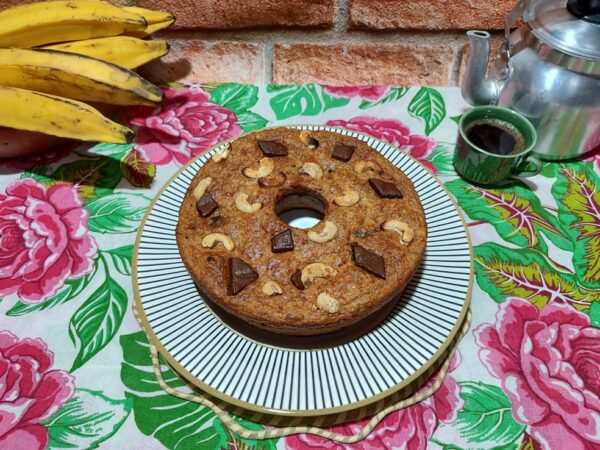 Bolo de banana com castanha de caju — Foto: Reprodução/Inter TV