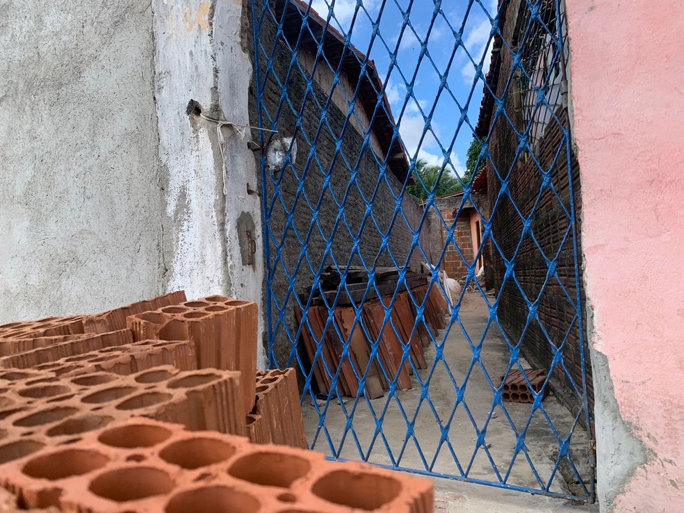 Casa em obra na Zona Norte de Natal, onde corpo foi localizado — Foto: Gustavo Brendo/Inter TV Cabugi