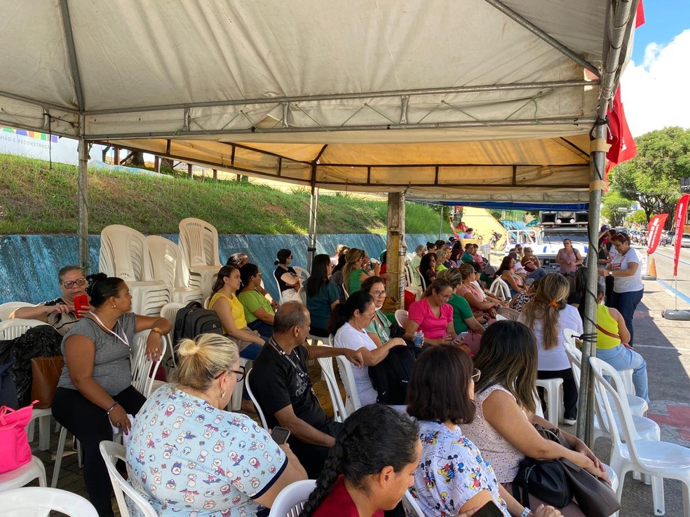Servidores da Saúde em greve fazem ato em frente ao Hospital Walfredo Gurgel — Foto: Cedida