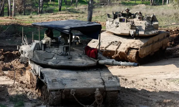 Tanques israelenses perto da fronteira de Gaza
7/2/2024 REUTERS/Amir Cohen