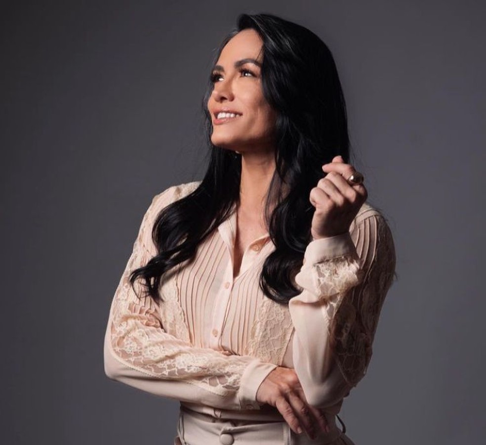 Psicóloga Fabiana Maia Veras, 42 anos, encontrada morta na noite de terça-feira (23) em Assu — Foto: Redes sociais