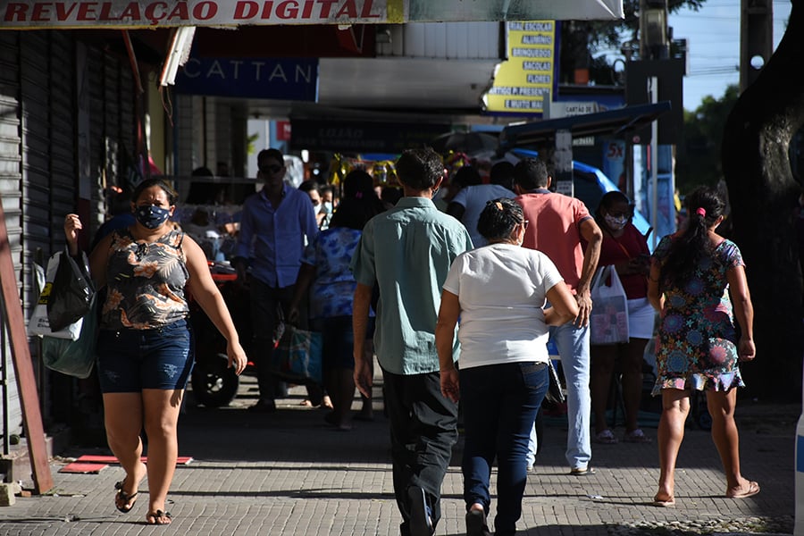 Segundo a CNI, em 2018 e 2021, o porcentual da população com grande medo de perder o emprego chegava a 44% dos entrevistados