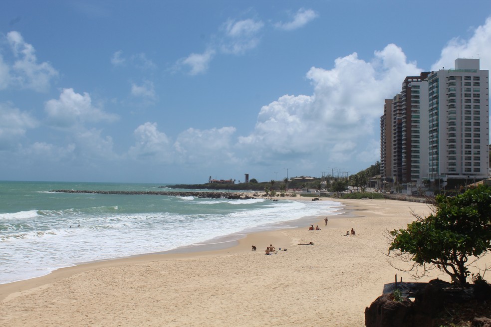 Areia Preta tem trecho impróprio para banho, de acordo com Boletim da Balneabilidade — Foto: Anadelly Fernandes